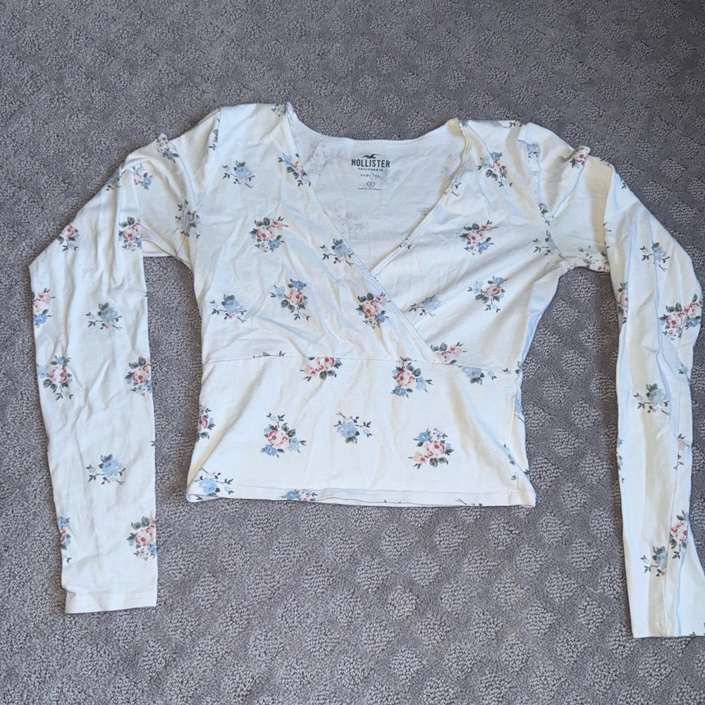 Hollister Women's Floral Long Sleeve Top - Cream